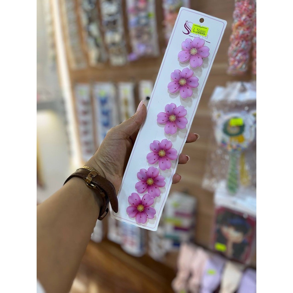 گیره ایموجی گل